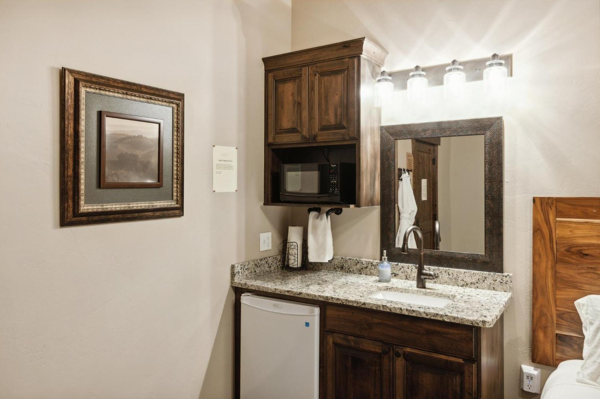 Zion Cliff Hotel 4*