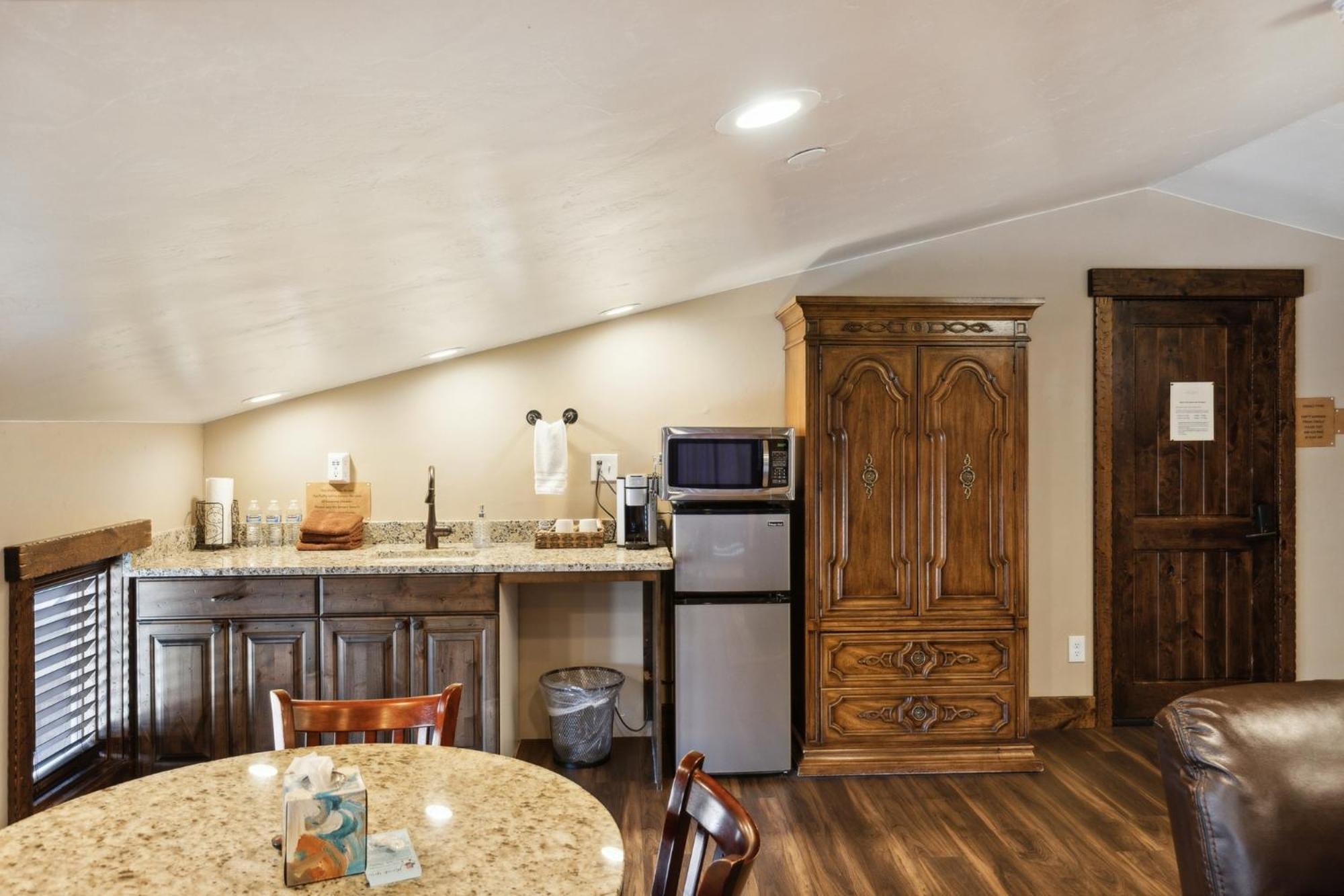 Zion Cliff Hotel Hildale