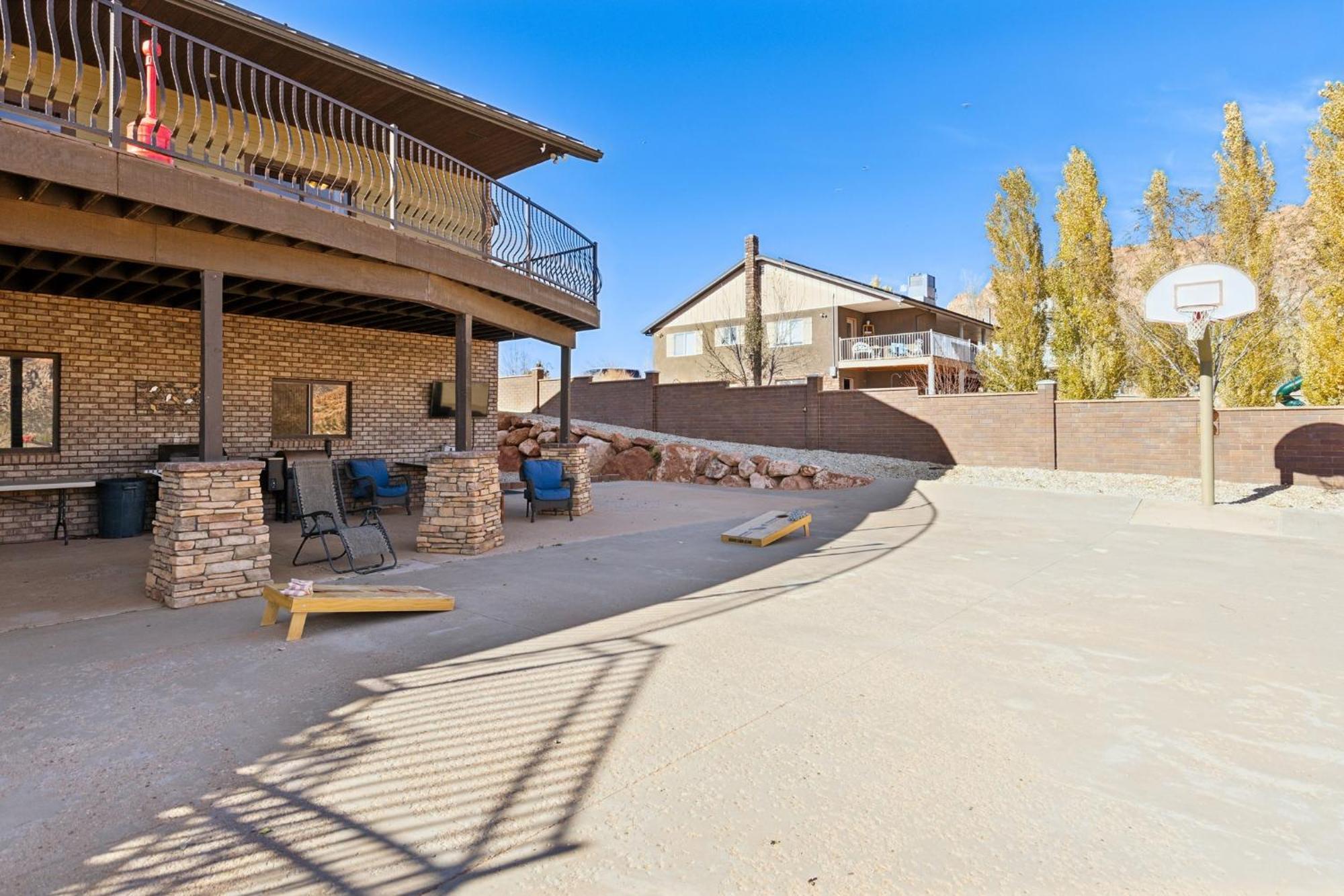 Zion Cliff Hotel 4*